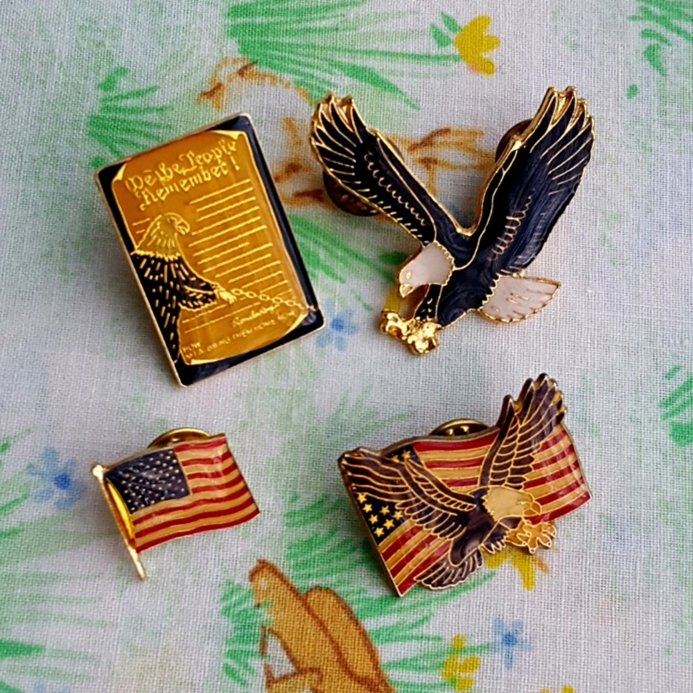 🌙Vtg 4 Patriot, American, POW MIA Pins